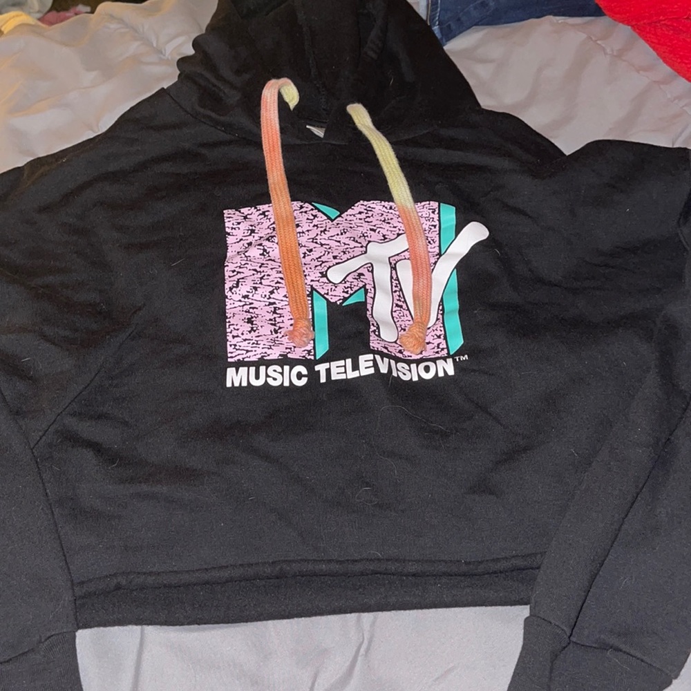 Mtv cropped hoodie